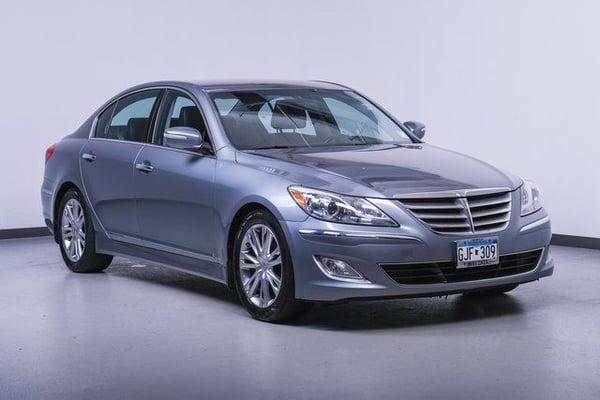 2014 hyundai genesis in saint paul, minnesota