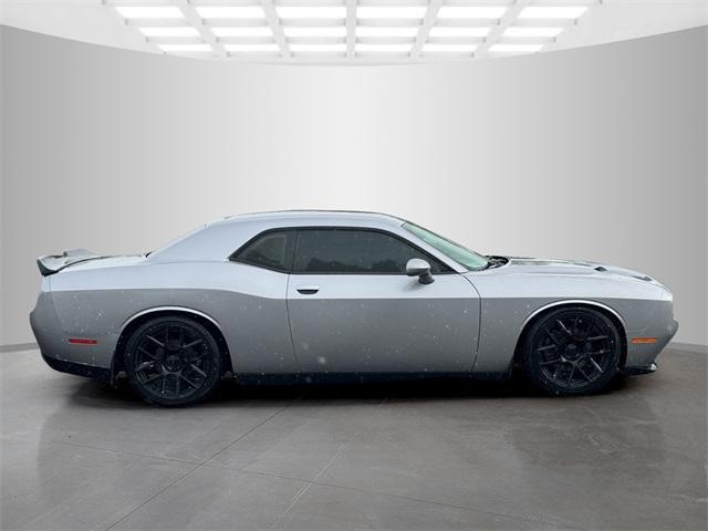 2016 dodge challenger r/t