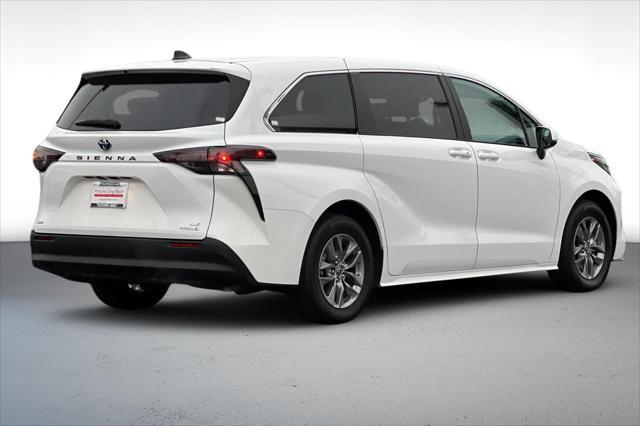 2023 toyota sienna le