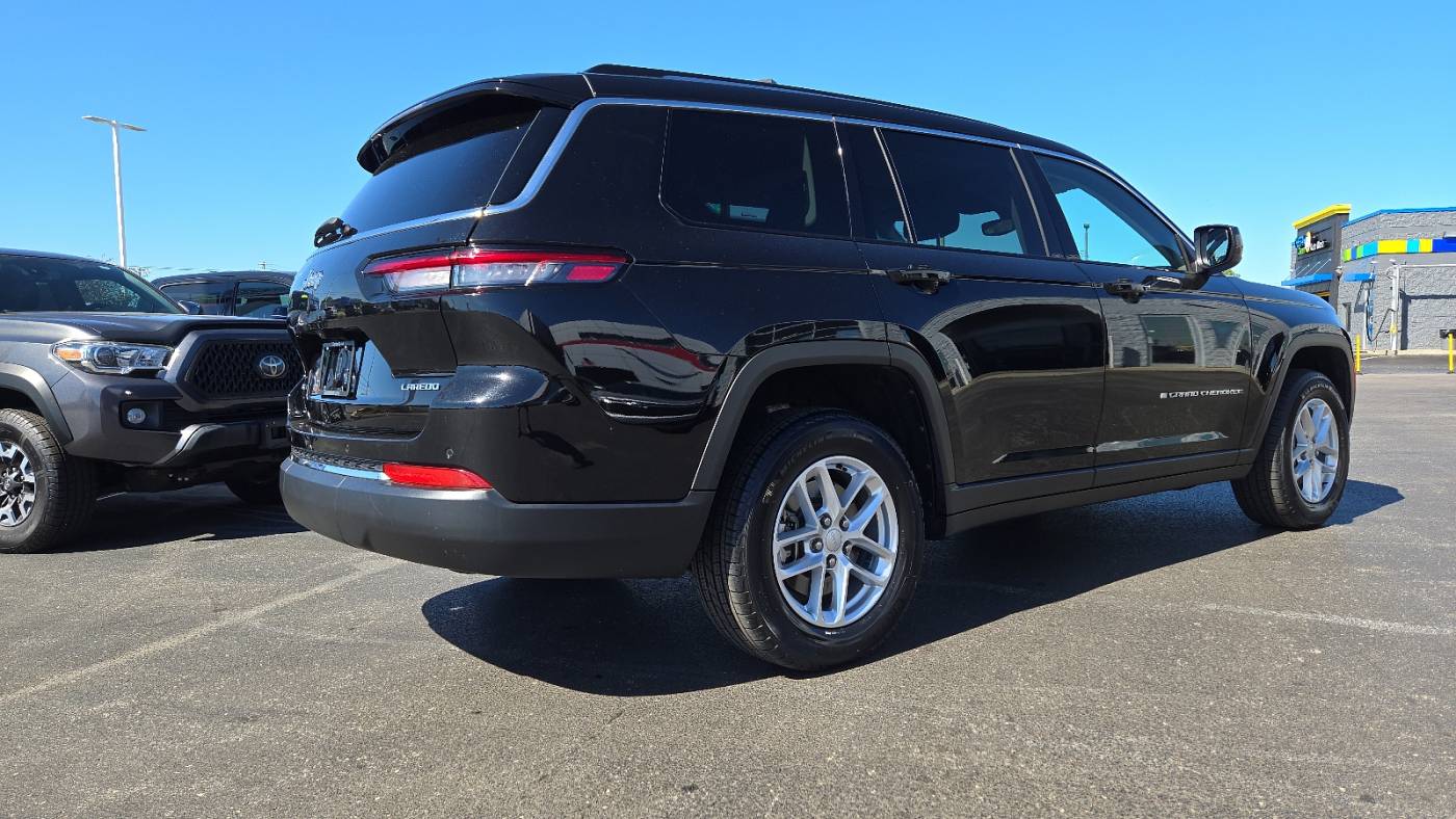 2022 jeep grand cherokee l laredo