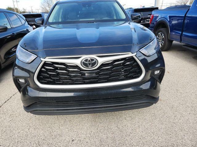 2023 toyota highlander le