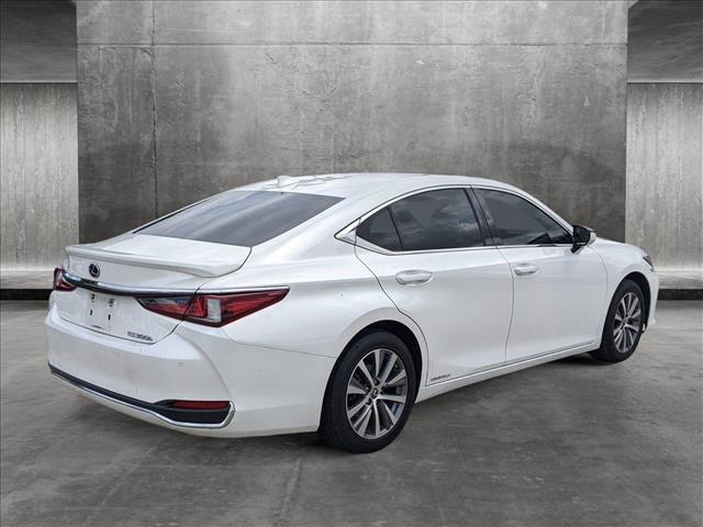 2021 lexus es 300h base