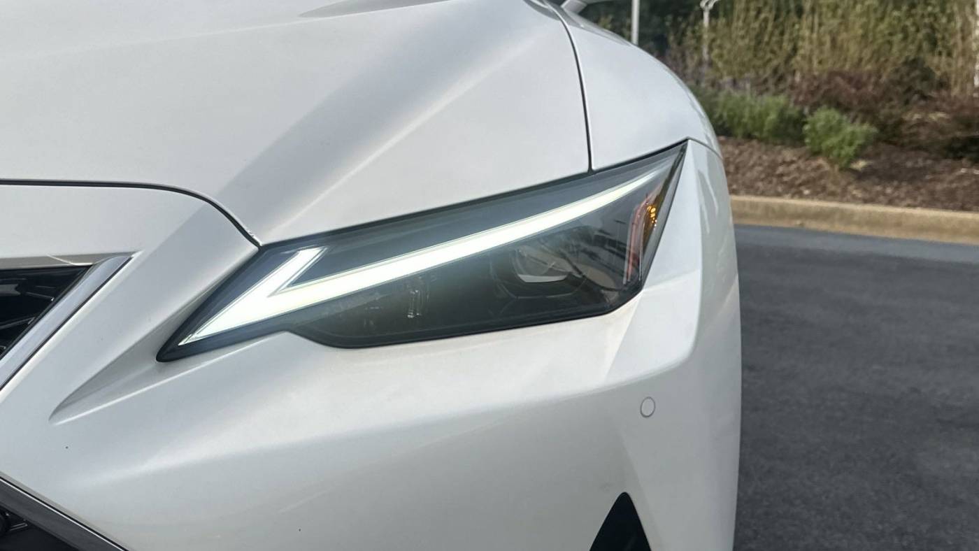 2024 lexus is 300 base