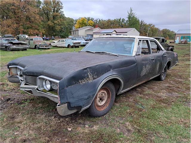 1967 oldsmobile 4 door sedan