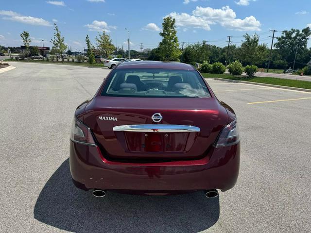 2012 nissan maxima s