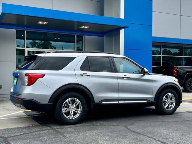 2023 ford explorer xlt