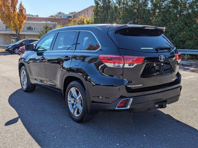 2017 toyota highlander limited
