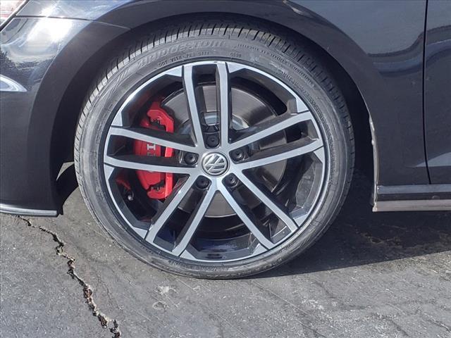 2017 volkswagen golf gti 2.0t se 4-door