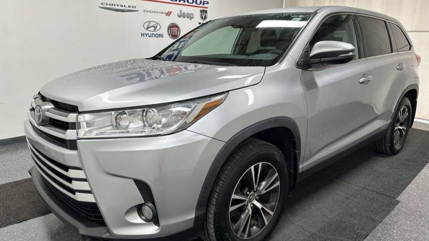 2019 toyota highlander le