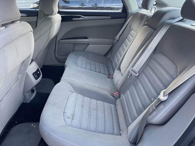2019 ford fusion hybrid se