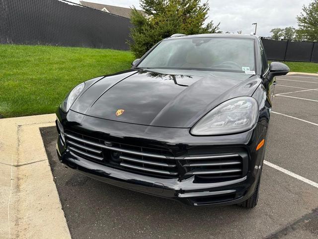 2021 porsche cayenne base