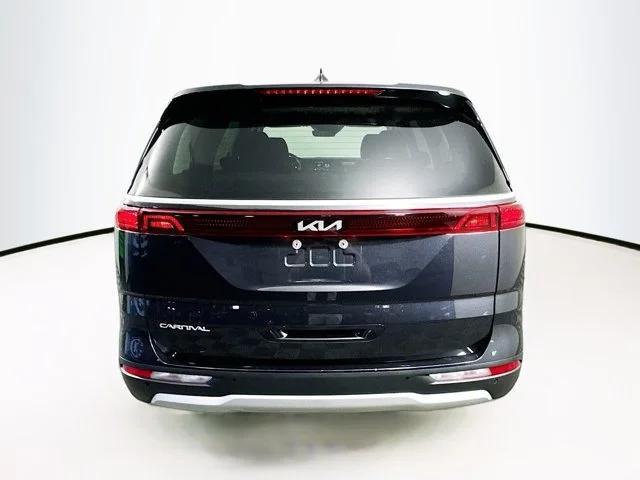 2023 kia carnival lx