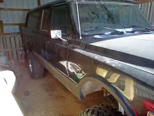 1972 gmc suburban, 4x4 , 1ton running gear, 427 motor, read the description