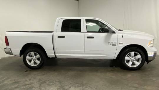 new 2024 ram 1500 classic tradesman crew cab 5'7" box 4wd