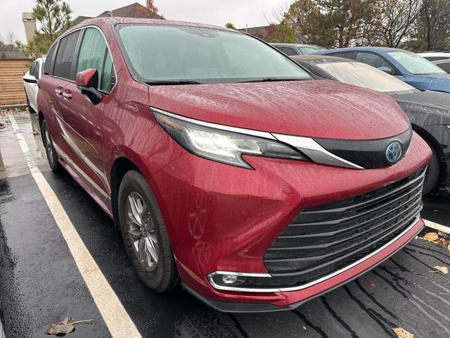 2022 toyota sienna xle