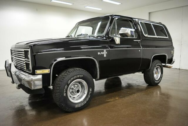 1984 chevrolet k-5 blazer 31876 miles black suv 305ci v8 5.0l 700r4