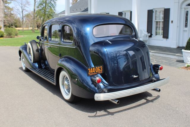 luxurious comfortable and ready for a roadtrip!!!!