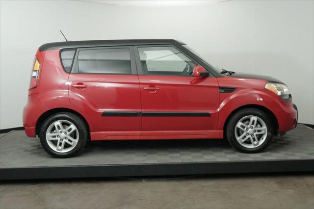 2011 kia soul +
