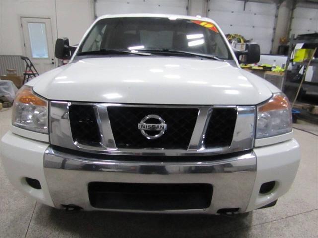 2015 nissan titan sv