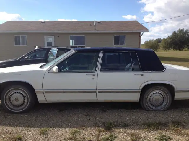 1991 cadillac sedan deville - for parts - arizona car - little rust - 3 winters