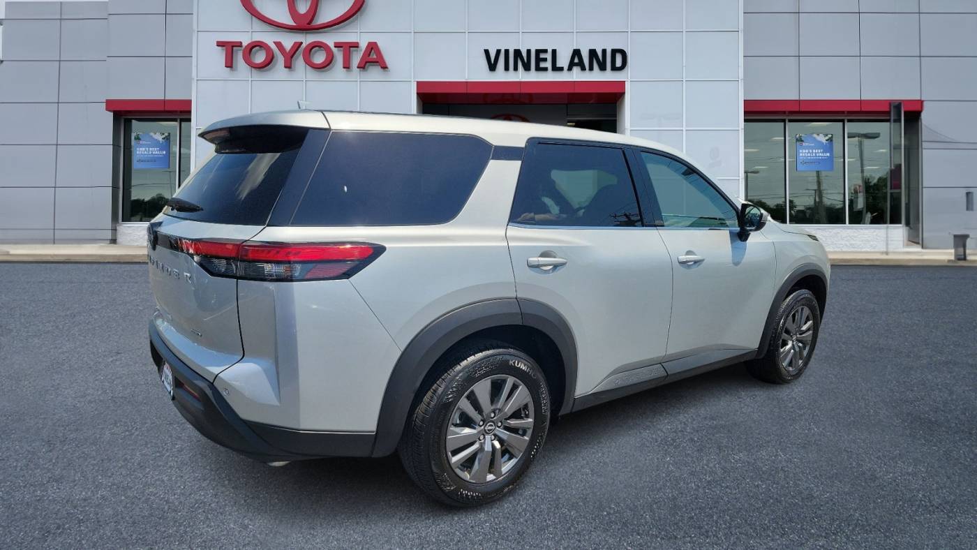 2022 nissan pathfinder s