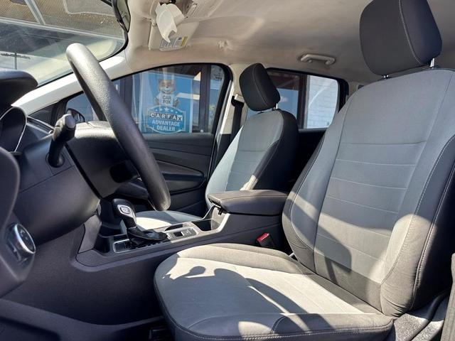 2019 ford escape s