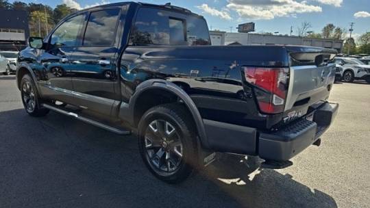 2022 nissan titan