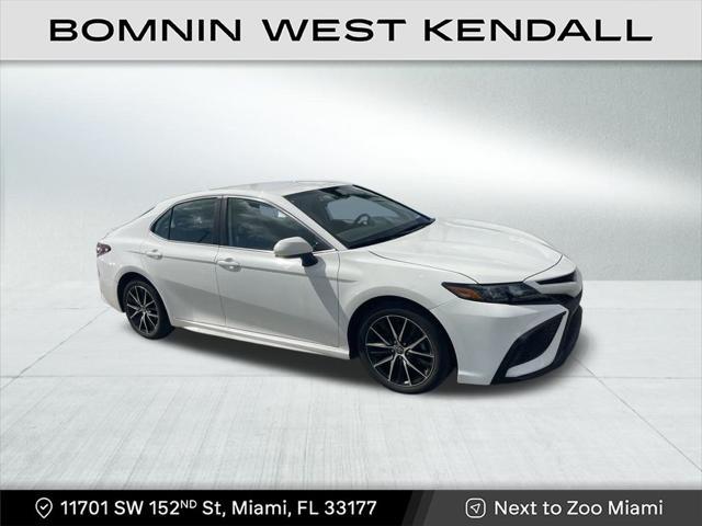 2021 toyota camry se