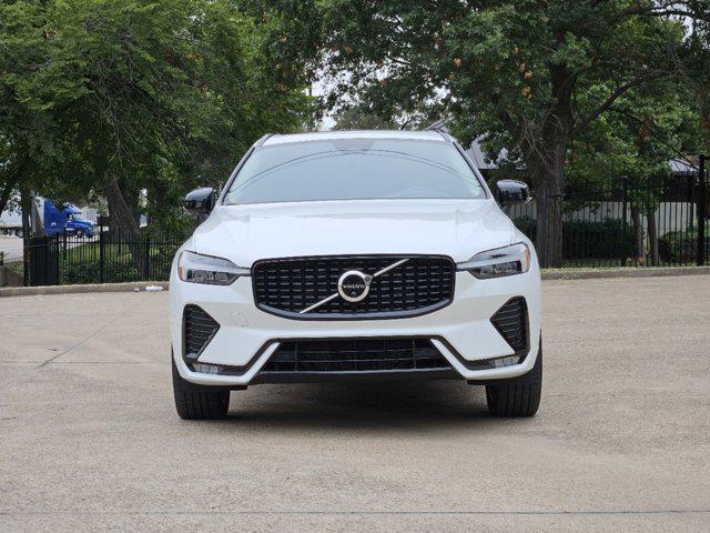 2023 volvo xc60 b5 plus dark theme