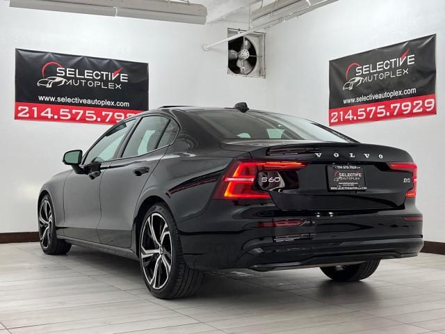 2024 volvo s60 core dark theme