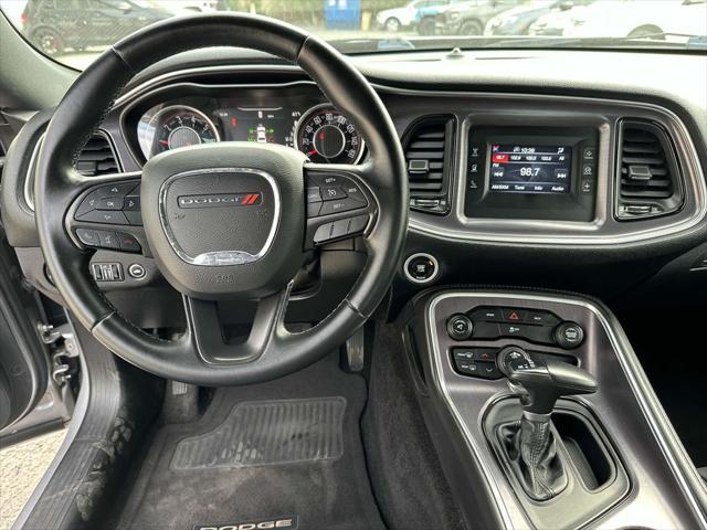 2015 dodge challenger sxt