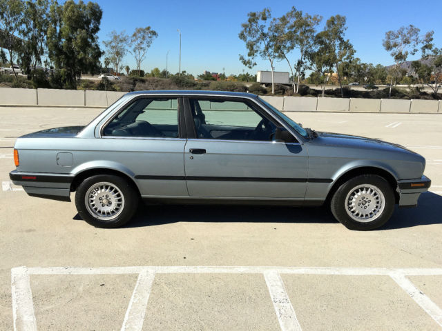 1989 bmw 325i base coupe 2-door 2.5l e30 very clean all original virgin car