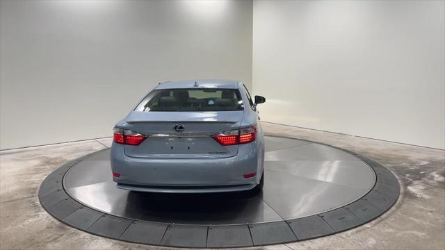 2013 lexus es 300h base