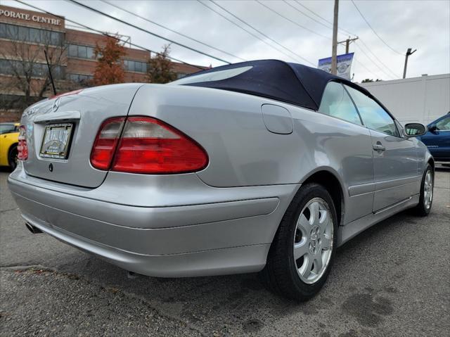 2003 mercedes-benz clk-class 320 cabriolet