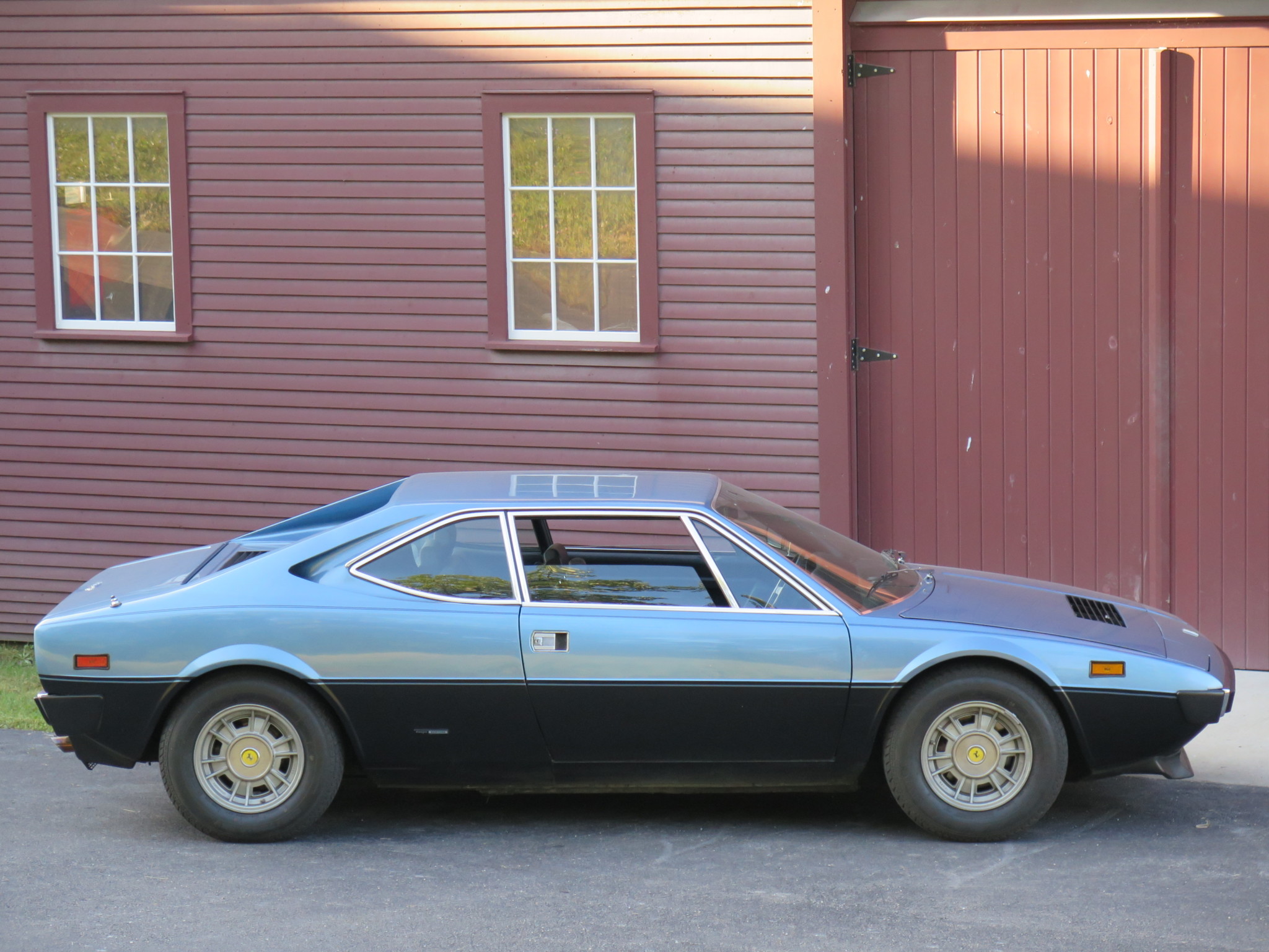 1975 ferrari 308 gt4