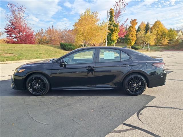 2022 toyota camry se