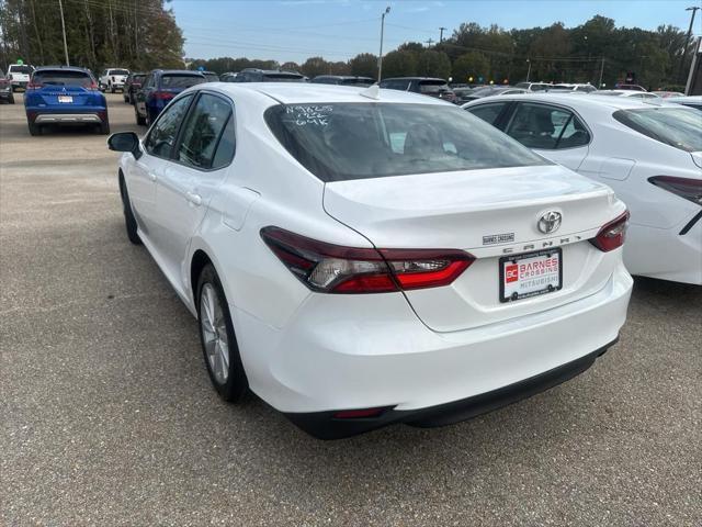 2022 toyota camry le