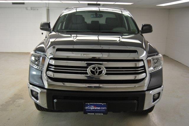 2017 toyota tundra sr5 4x4 sr5 4dr crewmax cab pickup sb (5.7l v8 for sale in saco, maine