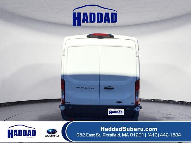 2018 ford transit-250 148 wb medium roof cargo