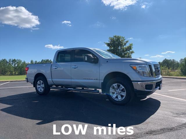 2018 nissan titan sv