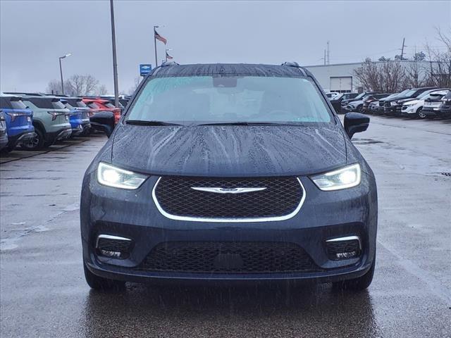 2022 chrysler pacifica touring-l