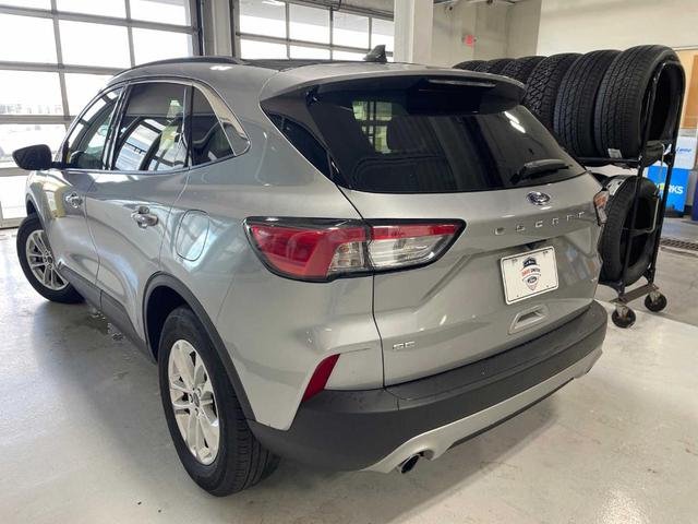 2021 ford escape se