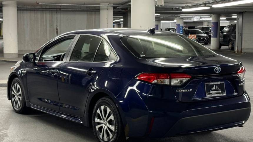 2021 toyota corolla hybrid le