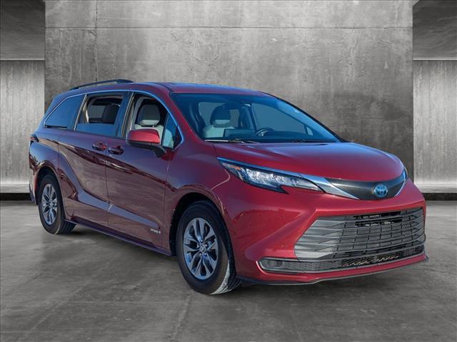 2021 toyota sienna le