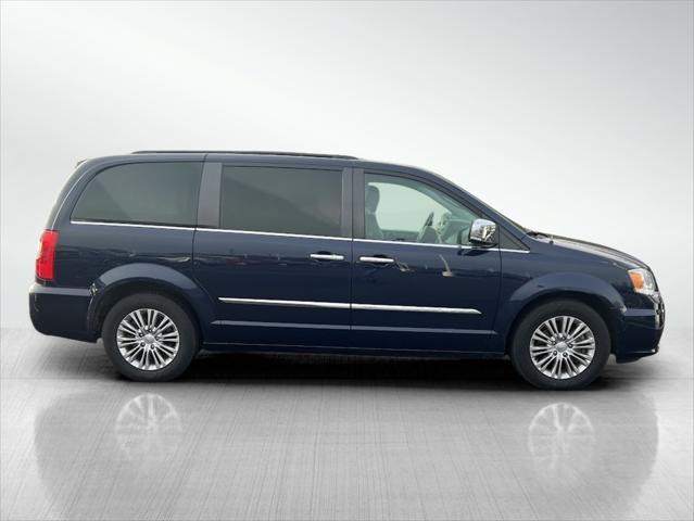 2015 chrysler town & country touring-l