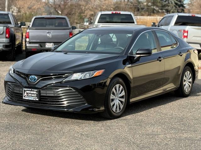 2018 toyota camry hybrid se