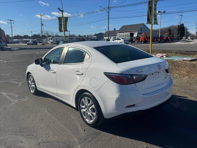 2017 toyota yaris ia t mulliner