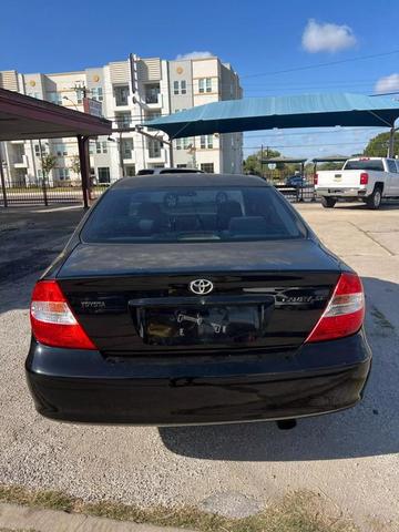 2004 toyota camry se