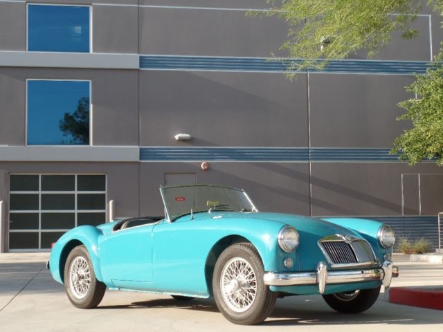 1959 mga roadster glacier blue rust free leather interior beautiful!!!
