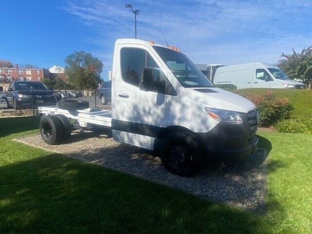 2023 mercedes-benz sprinter 4500 standard roof